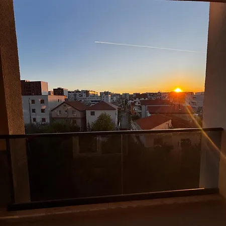 Jon's Apartment *